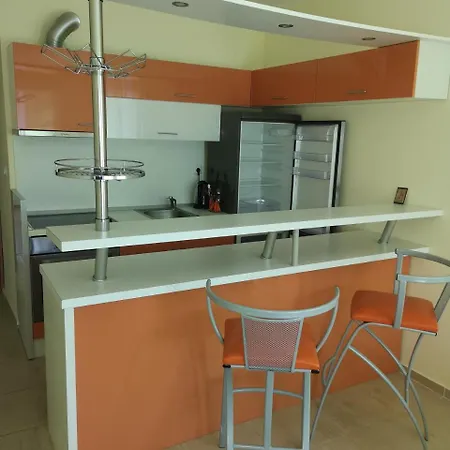 Dizz Vacation Estate * Burgas